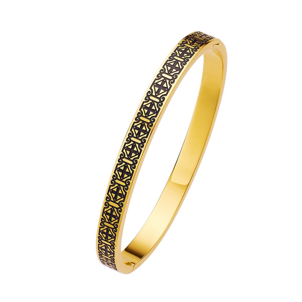 Bangle with lovely black design