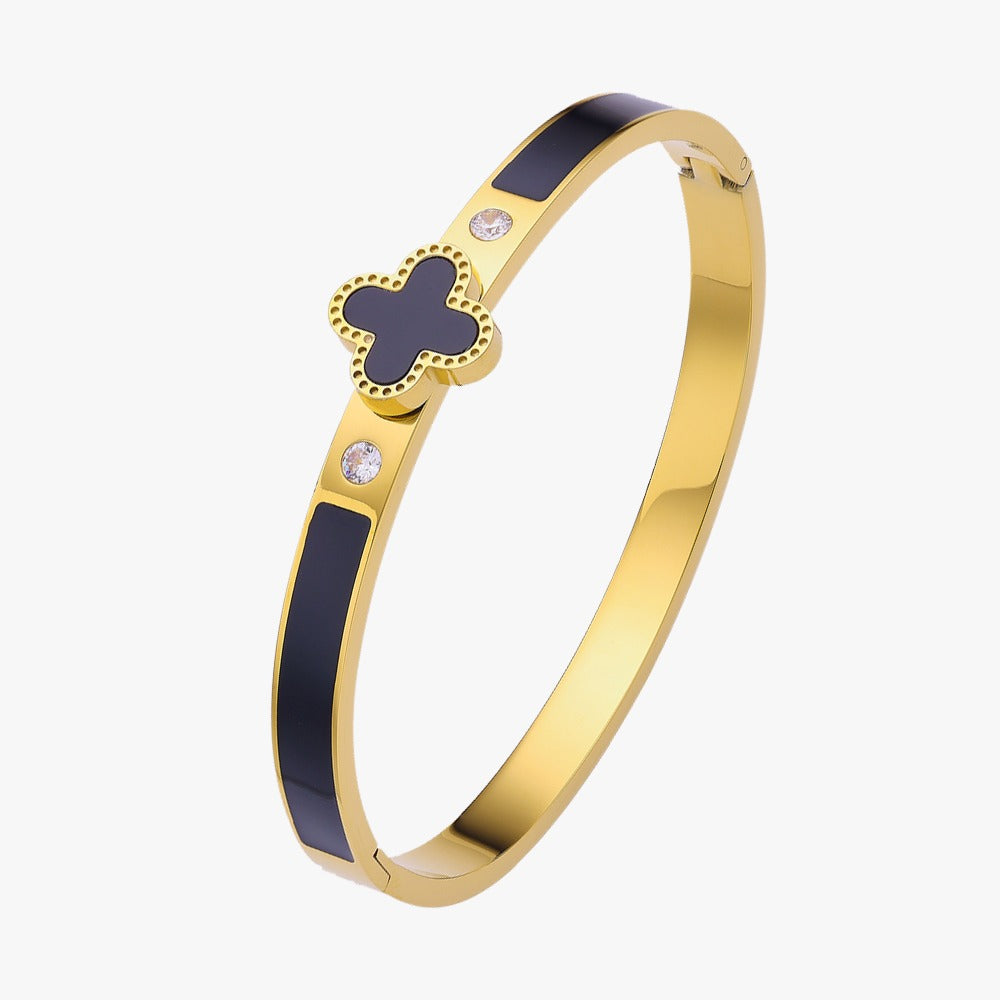 Bangle with one black clover design on top