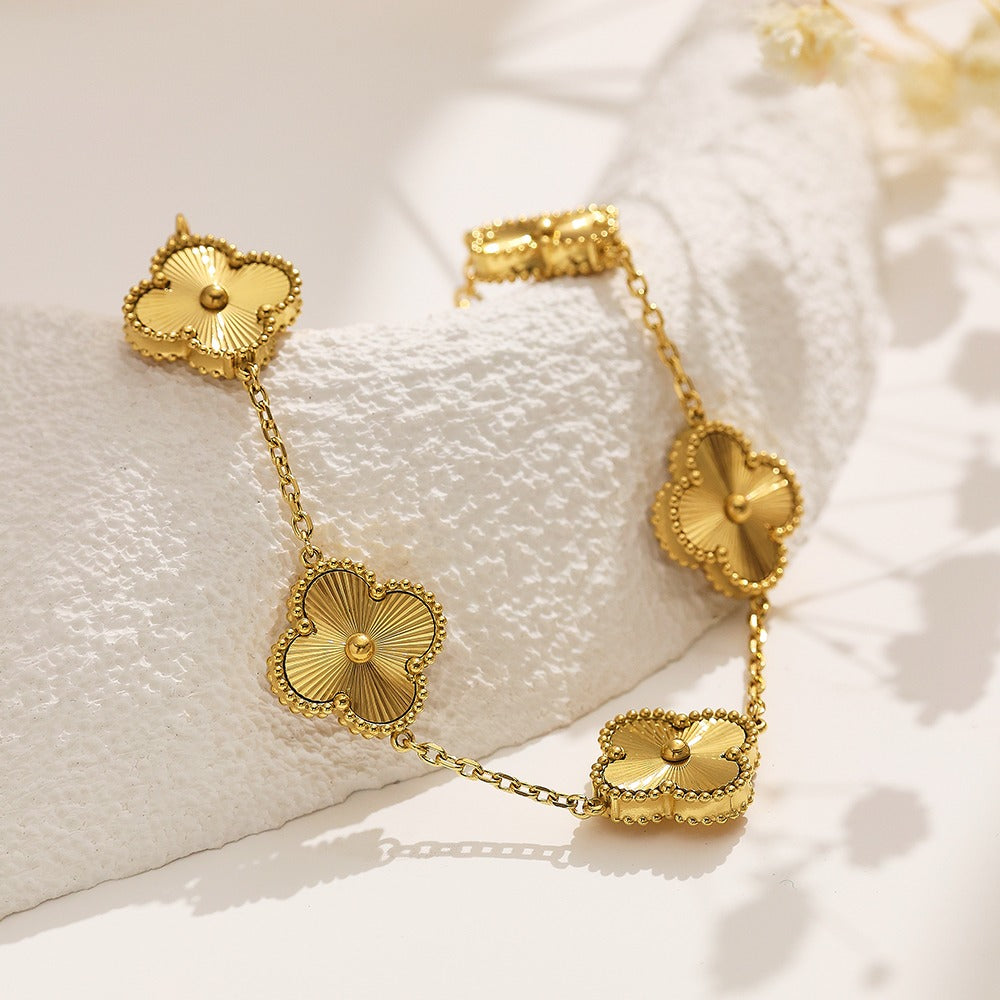 Clover bracelet