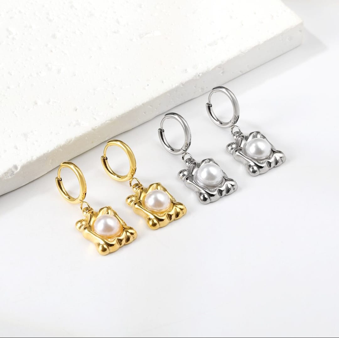 Drop/dangle earrings with a pearl. Waterproof earrings, hypoallergenic, Non-Tarnish Jewelry, Minimalist.