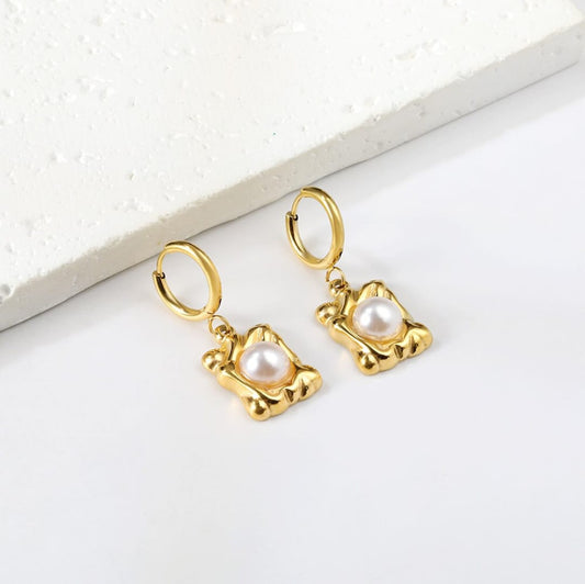 Drop/dangle earrings with a pearl. Waterproof earrings, hypoallergenic, Non-Tarnish Jewelry, Minimalist.