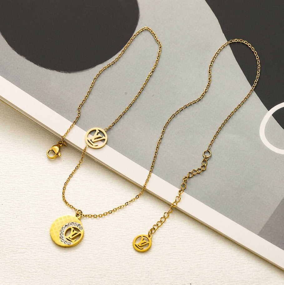 N-LV28. LV Stainless steel, Waterproof, Necklace with pendant.