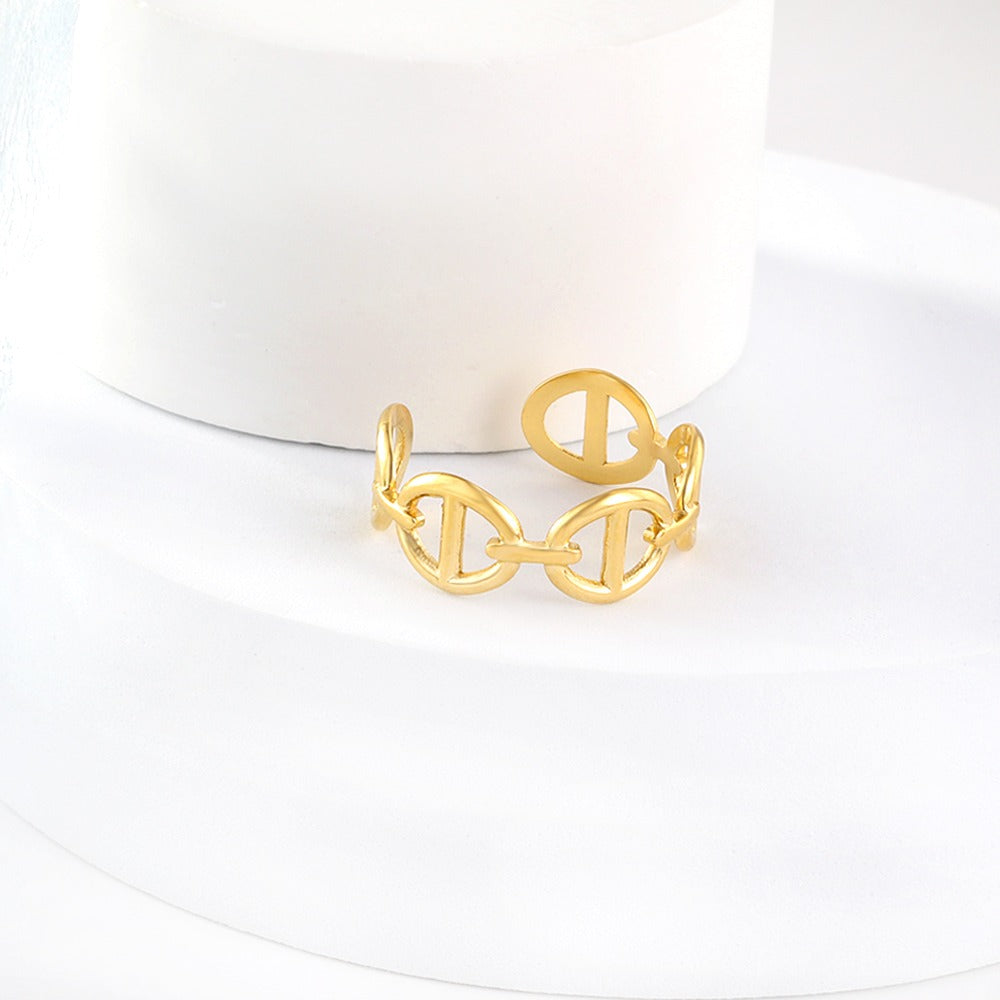 Ring with designs all rounds