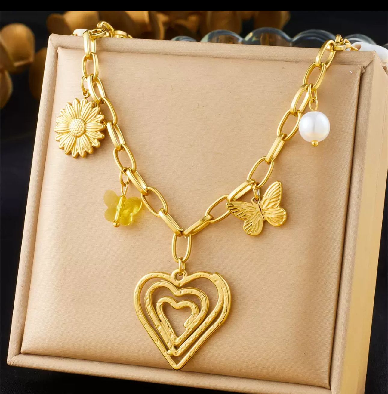 Big chain necklace with charms