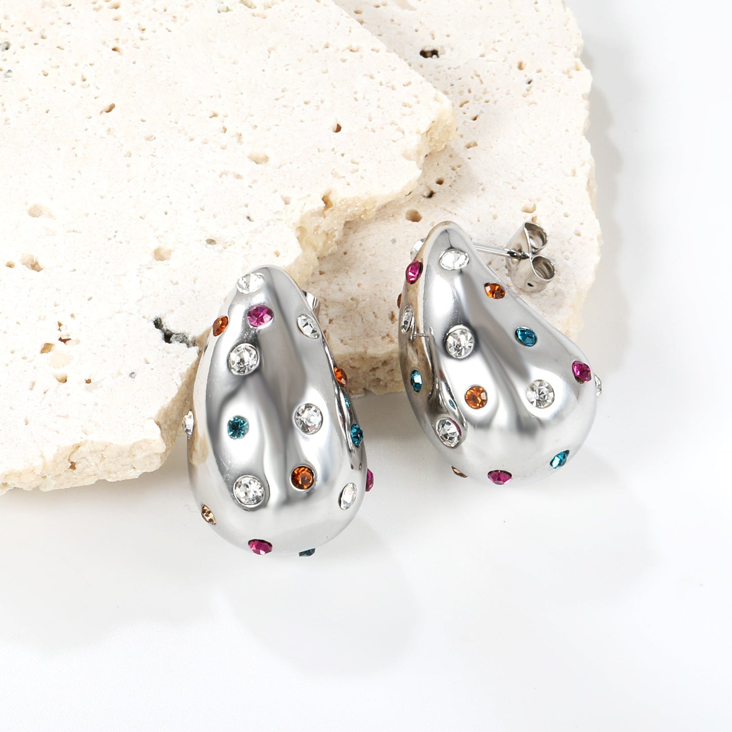 Tear drops earring with different color stones.
