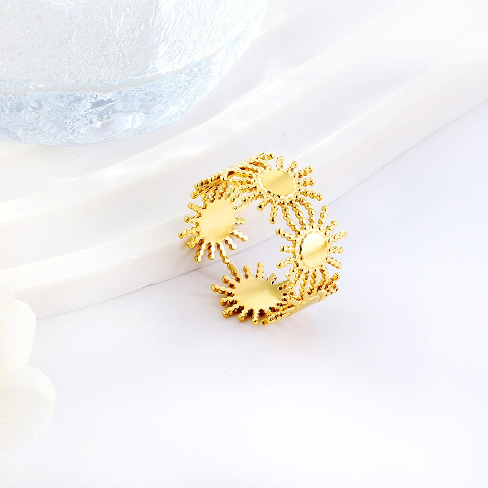 Ring with spiky designs