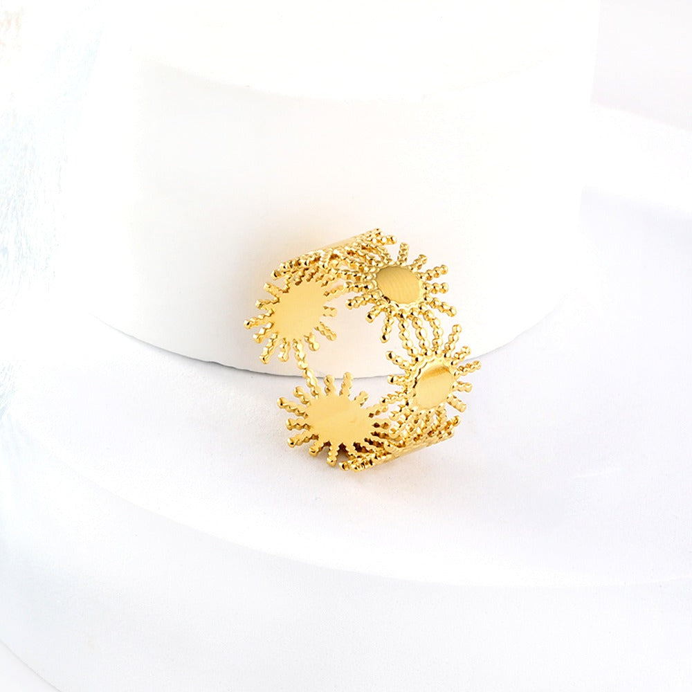 Ring with spiky designs