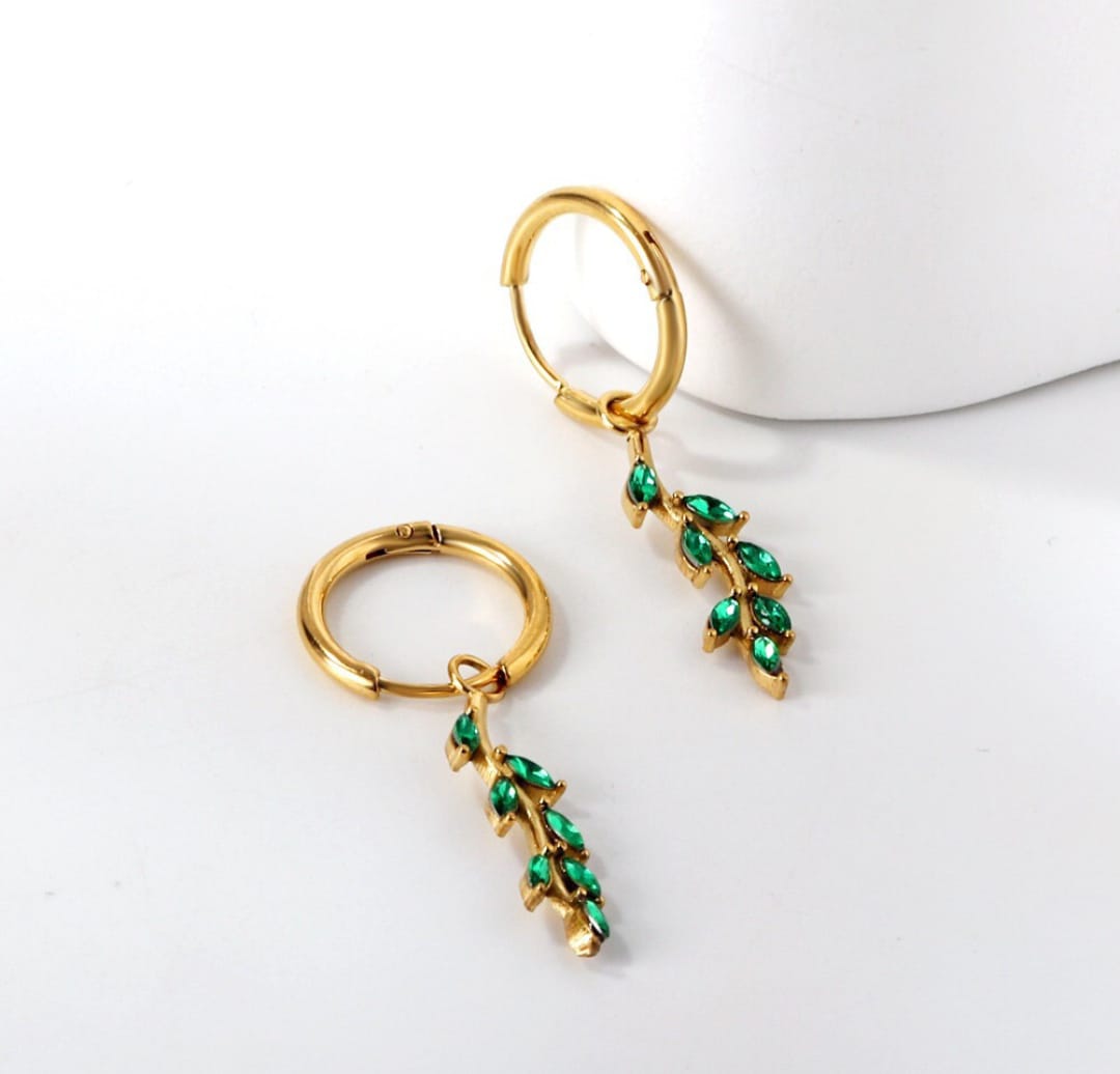 Dangle earrings with green leaves design. Waterproof earrings, hypoallergenic, Non-Tarnish Jewelry, Minimalist.