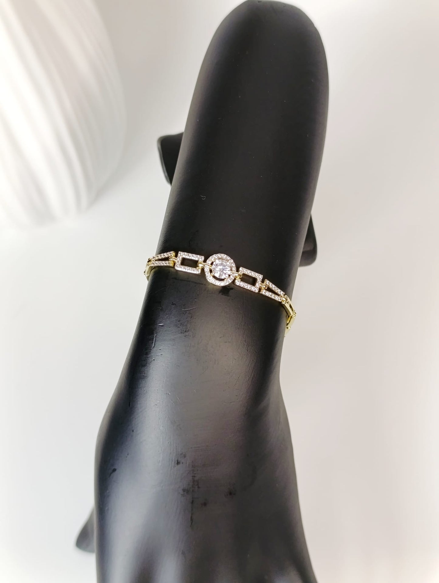 Minimalist bracelet. Gold-plated. Women bracelet. Women bracelet. Gift for women.