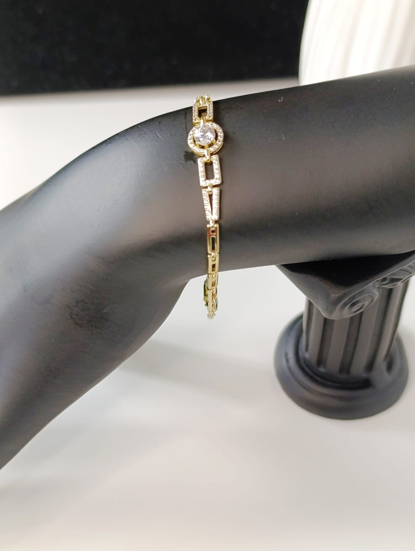 Minimalist bracelet. Gold-plated. Women bracelet. Women bracelet. Gift for women.