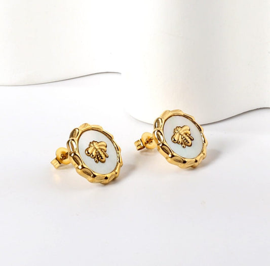Stud earring with butterfly design. Waterproof earrings, hypoallergenic, Non-Tarnish Jewelry, Minimalist.