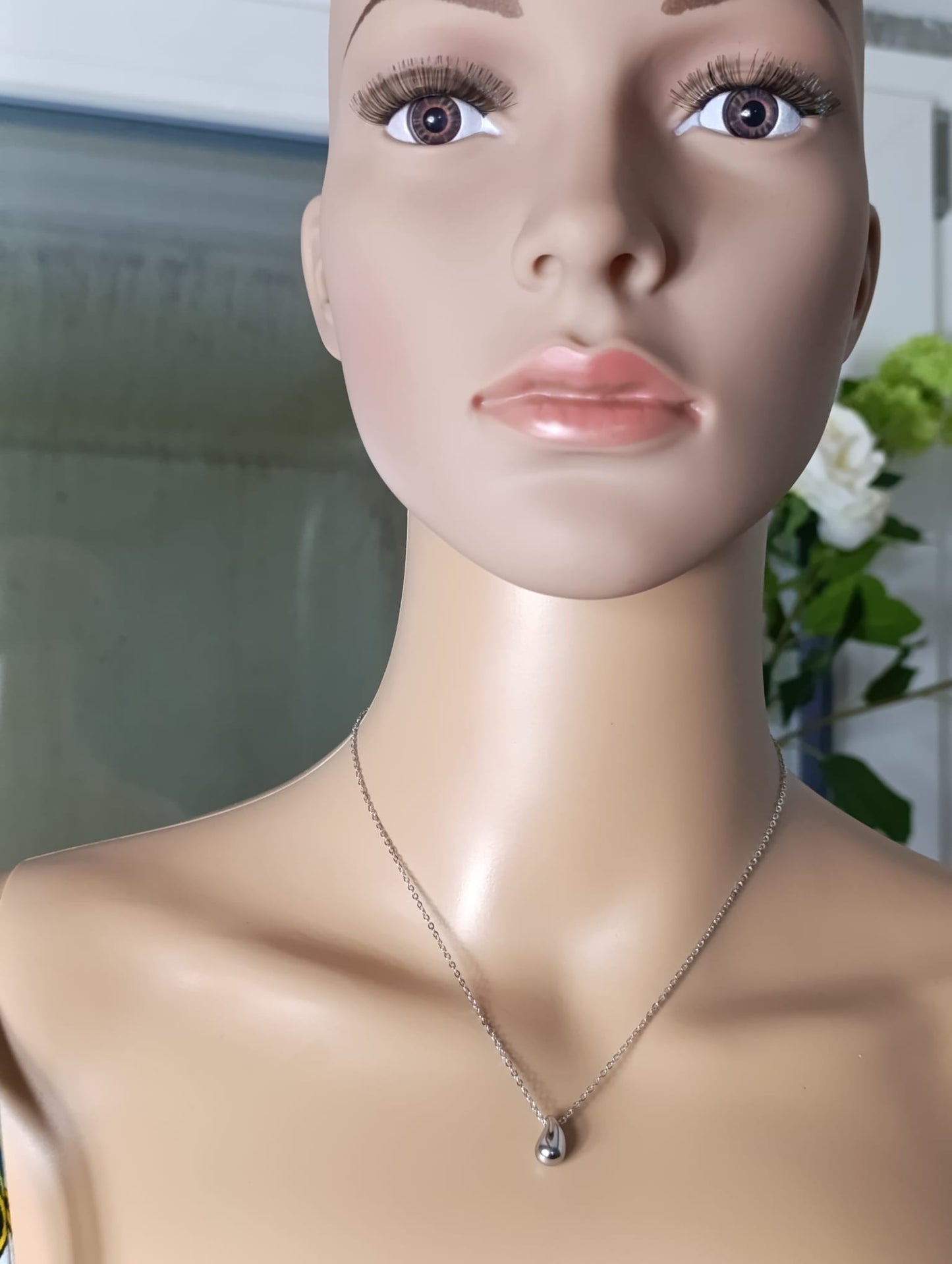Water pearl necklace, in gold color and silver color. 18K gold plated. Waterproof. stainless steel.