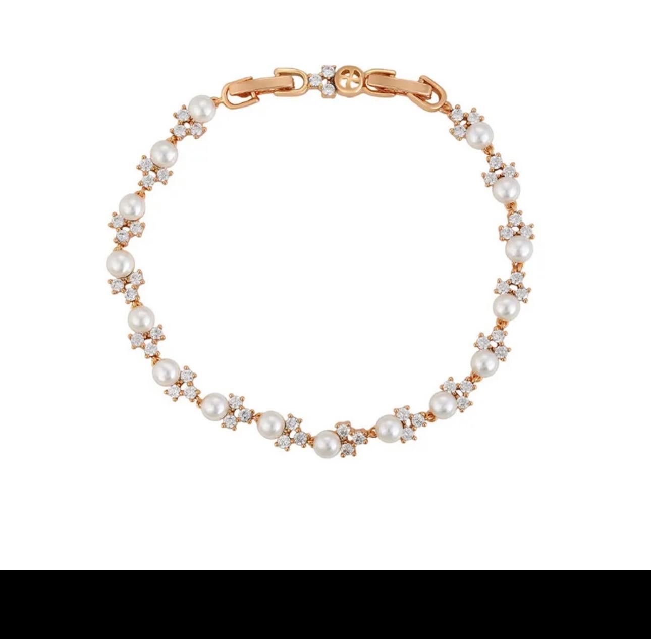 Pearl bracelet. Gold Bracelet. Jewelry for bride. Women jewelry. Zircon stones. Bridal. Wedding. Gift for women. Gift for her