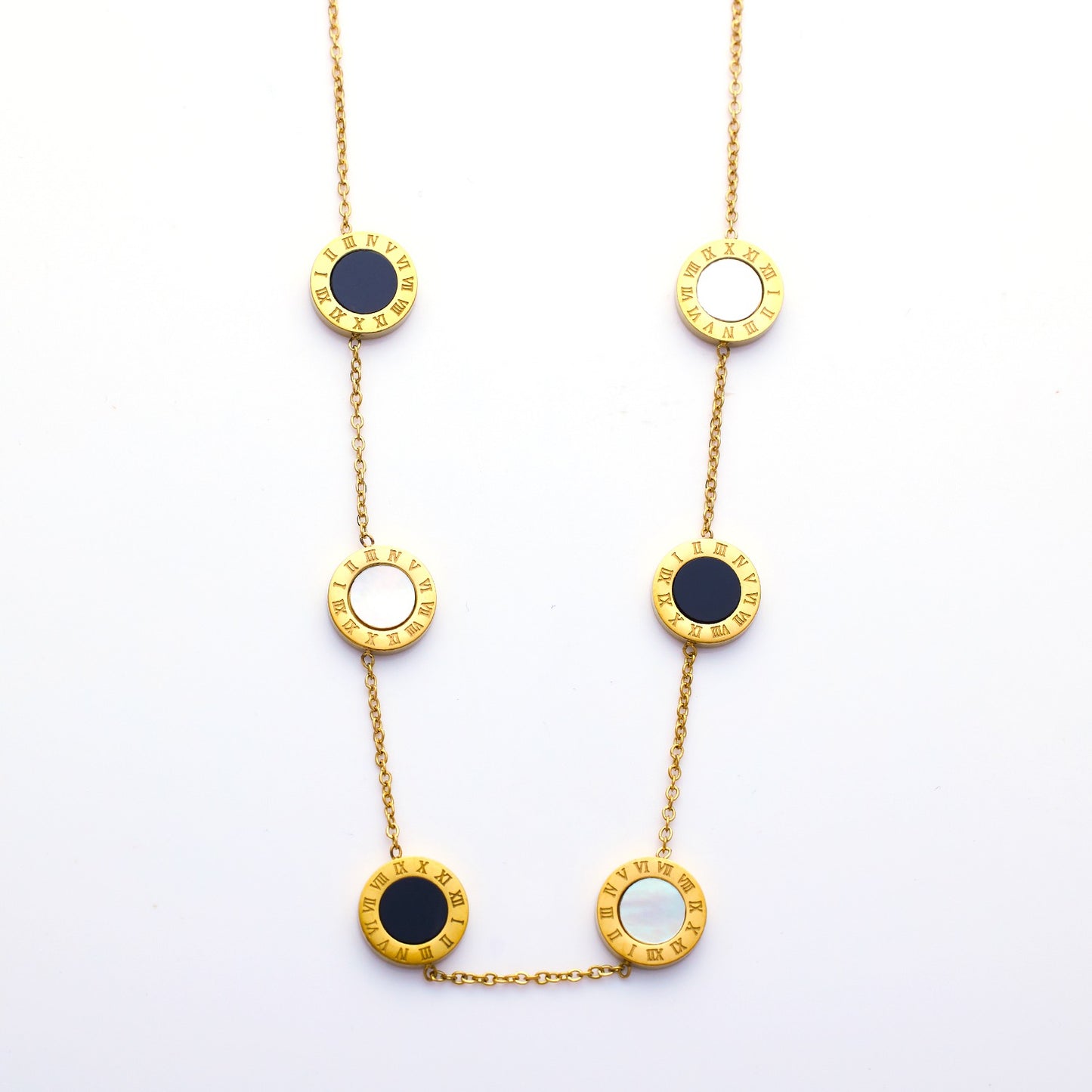 Necklace with designs