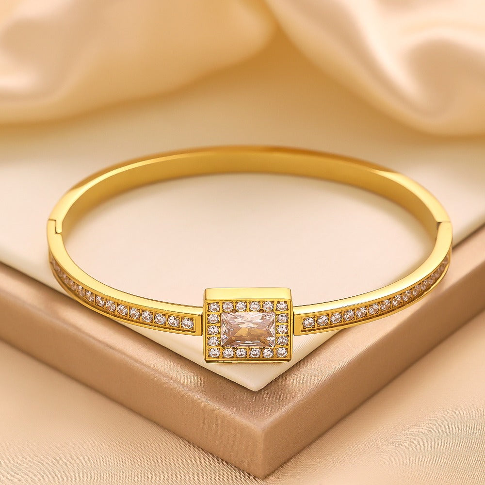Luxury bangle with crystal and zirconstones