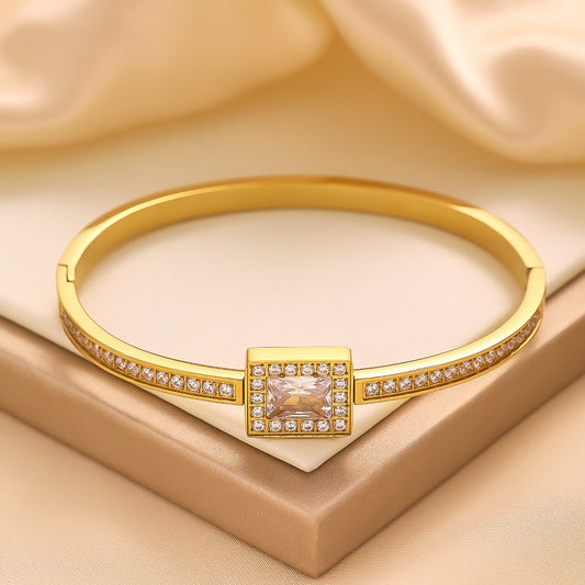 Luxury bangle with crystal and zirconstones