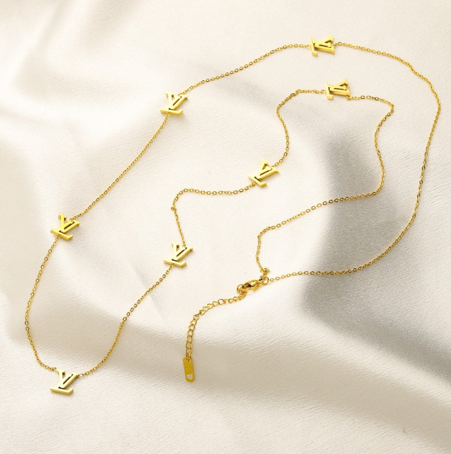 N-LV14. Long chanel Embossed necklace.