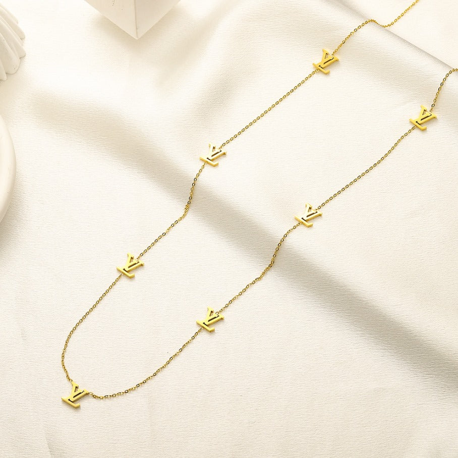 N-LV14. Long chanel Embossed necklace.