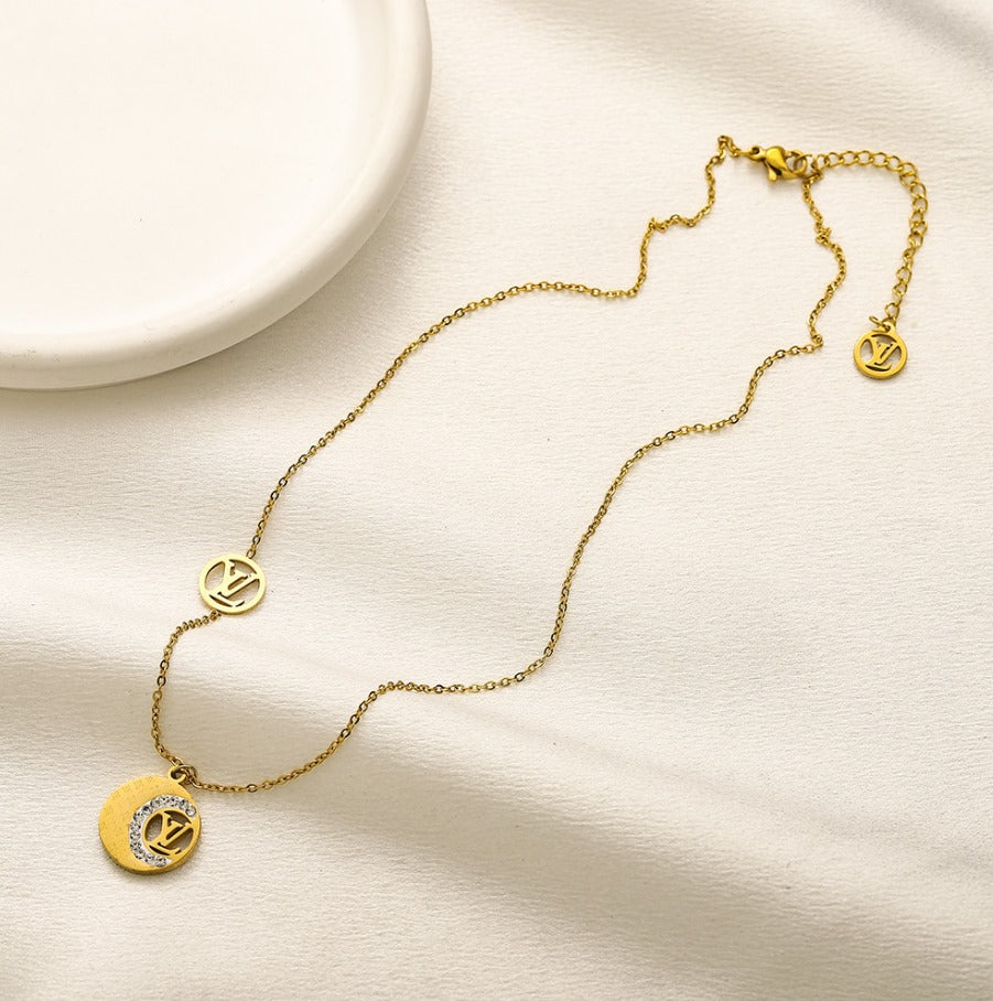 N-LV28. LV Stainless steel, Waterproof, Necklace with pendant.