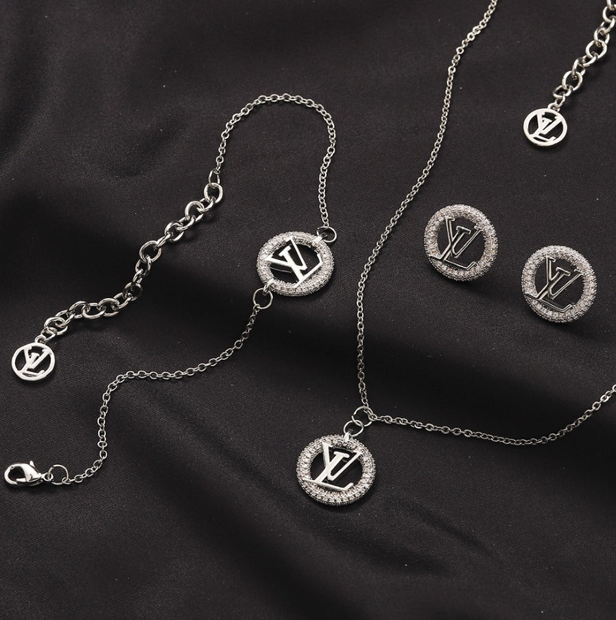 N-LV4. LV Stainless steel, Waterproof, Necklace with  round pendant.