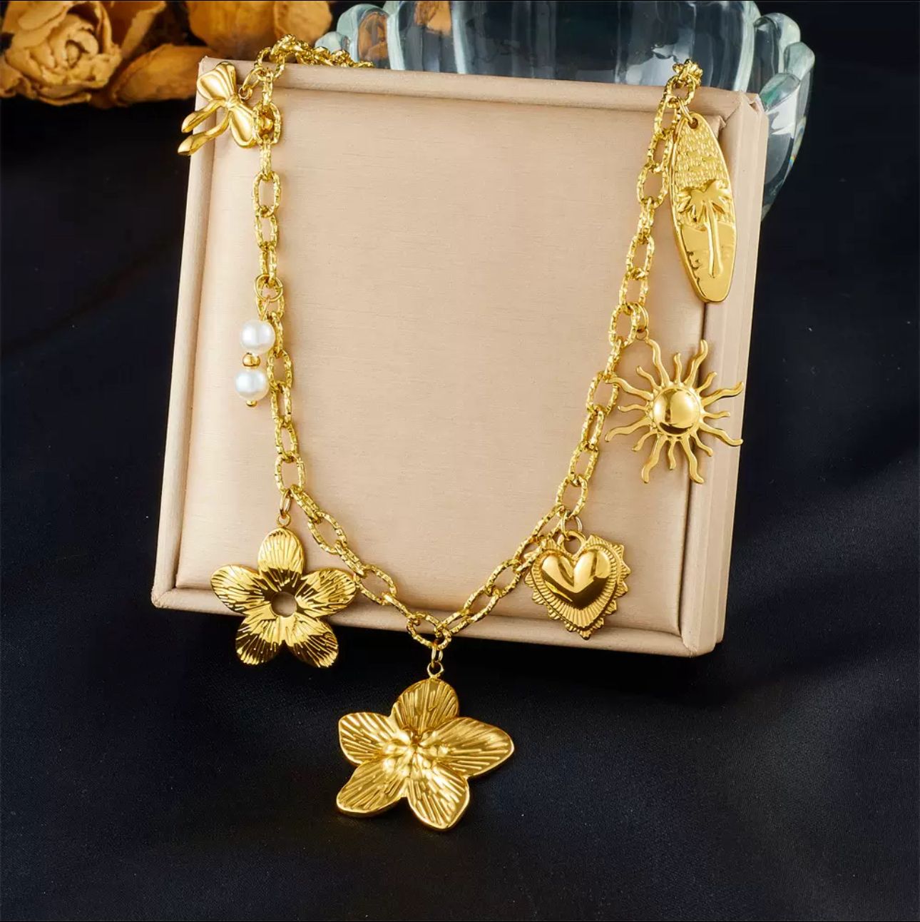 Gorgeous bog chain necklace with lovely charms