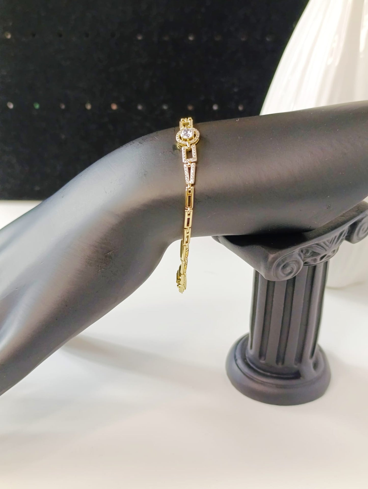 Minimalist bracelet. Gold-plated. Women bracelet. Women bracelet. Gift for women.