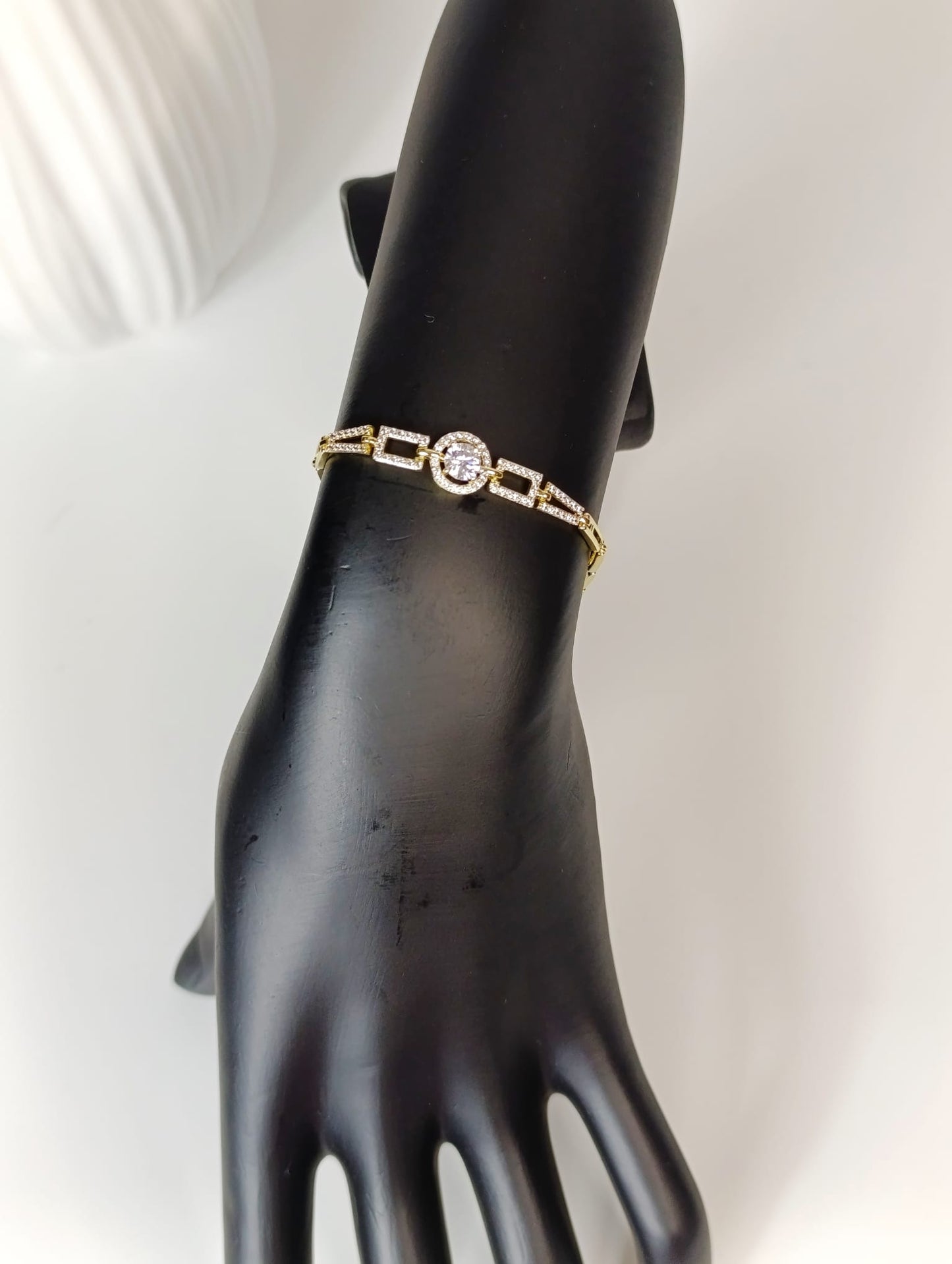 Minimalist bracelet. Gold-plated. Women bracelet. Women bracelet. Gift for women.