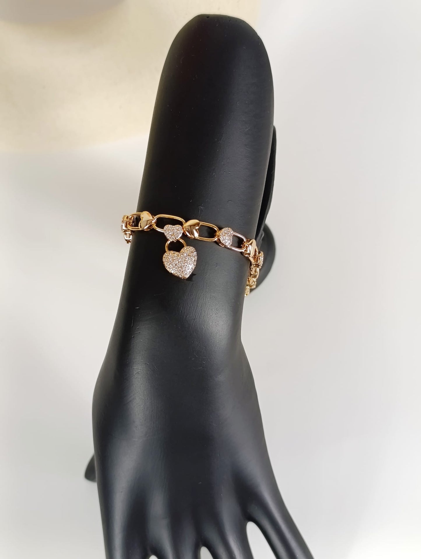 Love-locket bracelet, 18K goldplated, waterproof, Non-Tarnish, gifts for her, gifts, love chain links bracelet. hearts bracelet