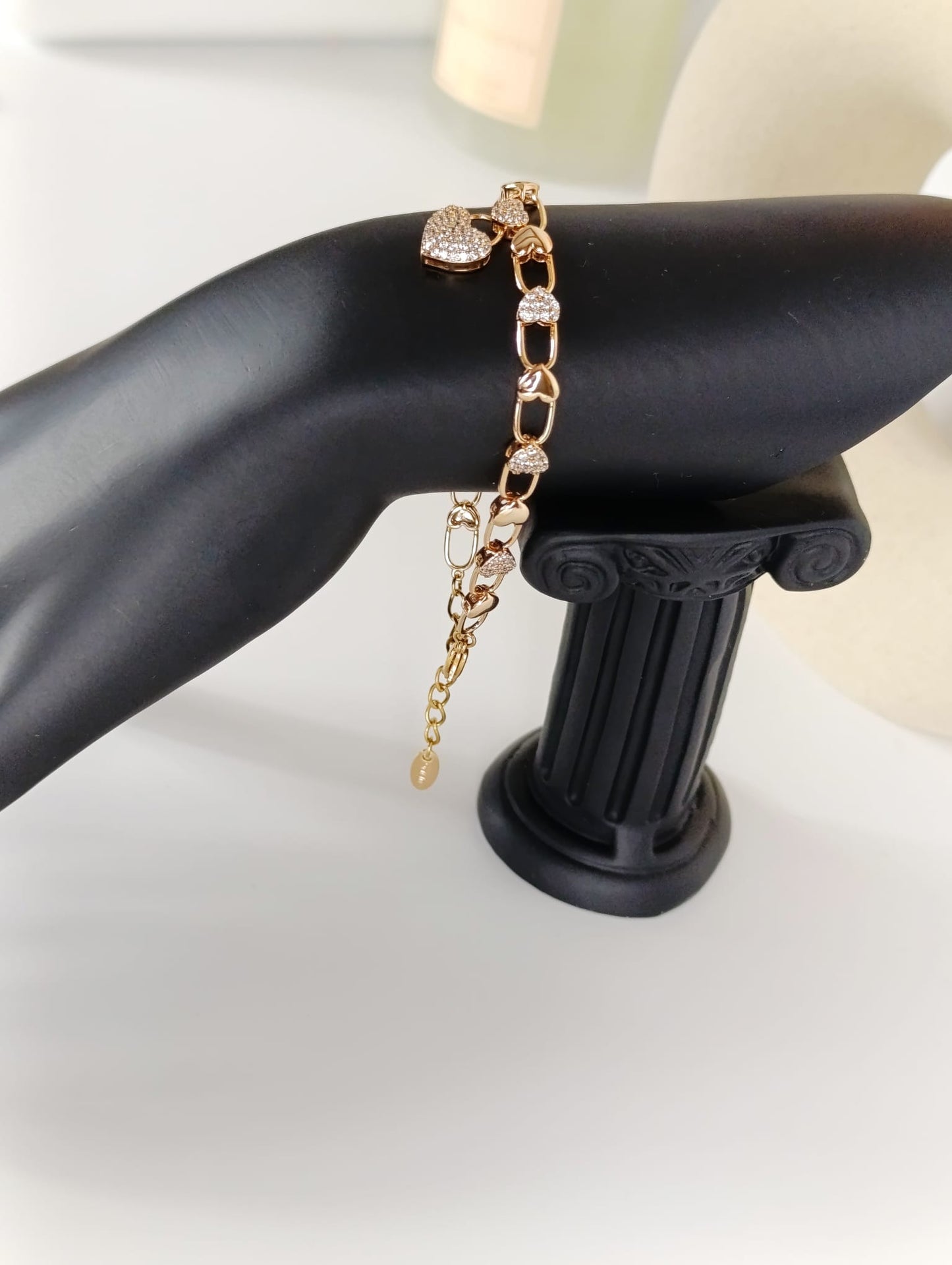 Love-locket bracelet, 18K goldplated, waterproof, Non-Tarnish, gifts for her, gifts, love chain links bracelet. hearts bracelet