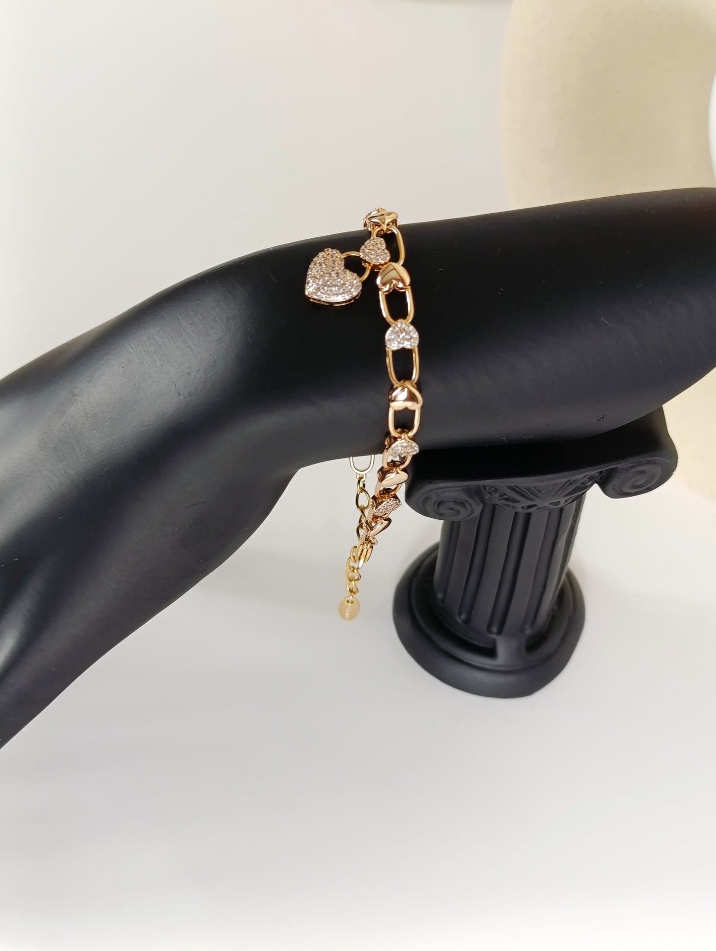 Love-locket bracelet, 18K goldplated, waterproof, Non-Tarnish, gifts for her, gifts, love chain links bracelet. hearts bracelet