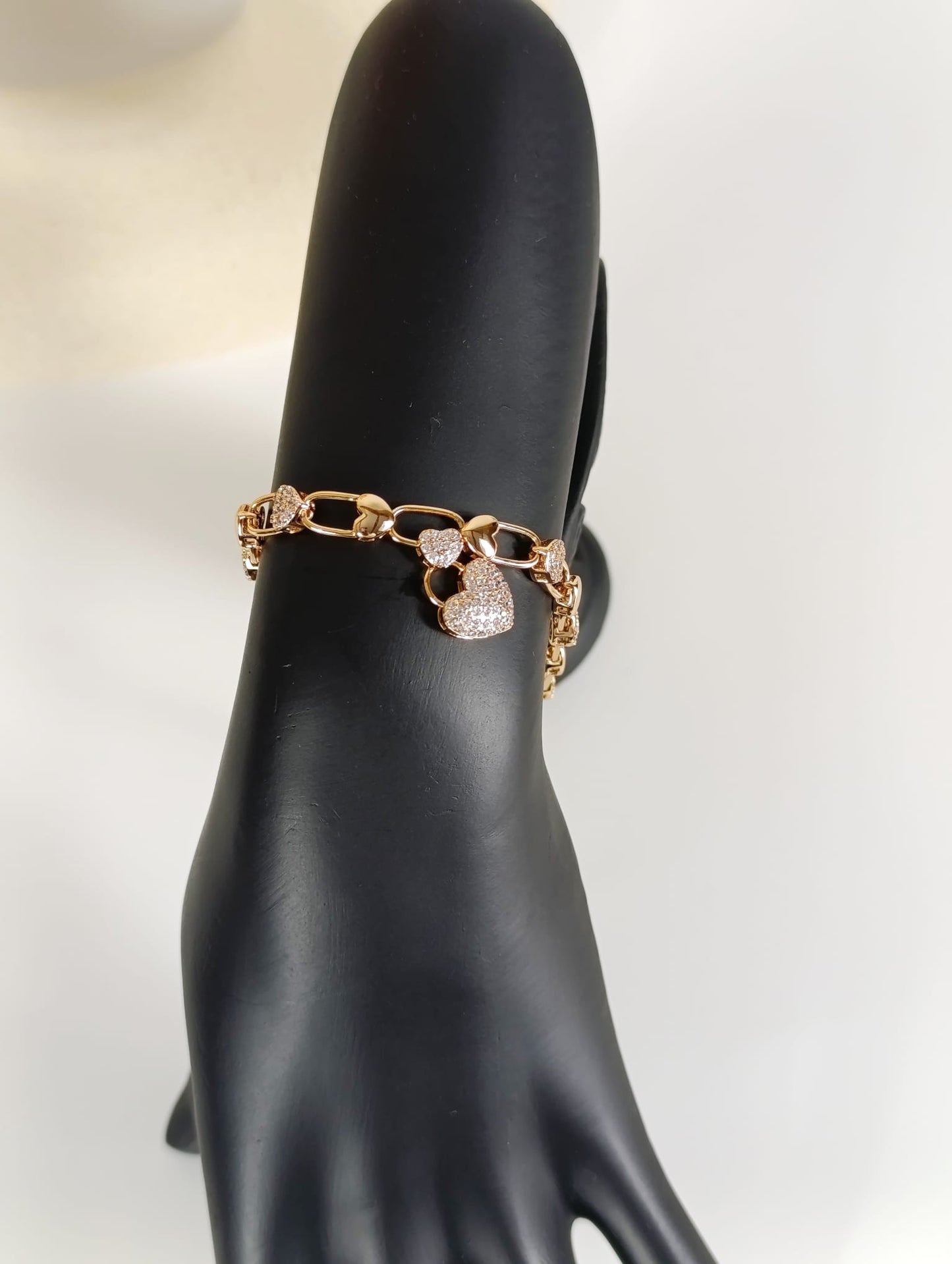 Love-locket bracelet, 18K goldplated, waterproof, Non-Tarnish, gifts for her, gifts, love chain links bracelet. hearts bracelet