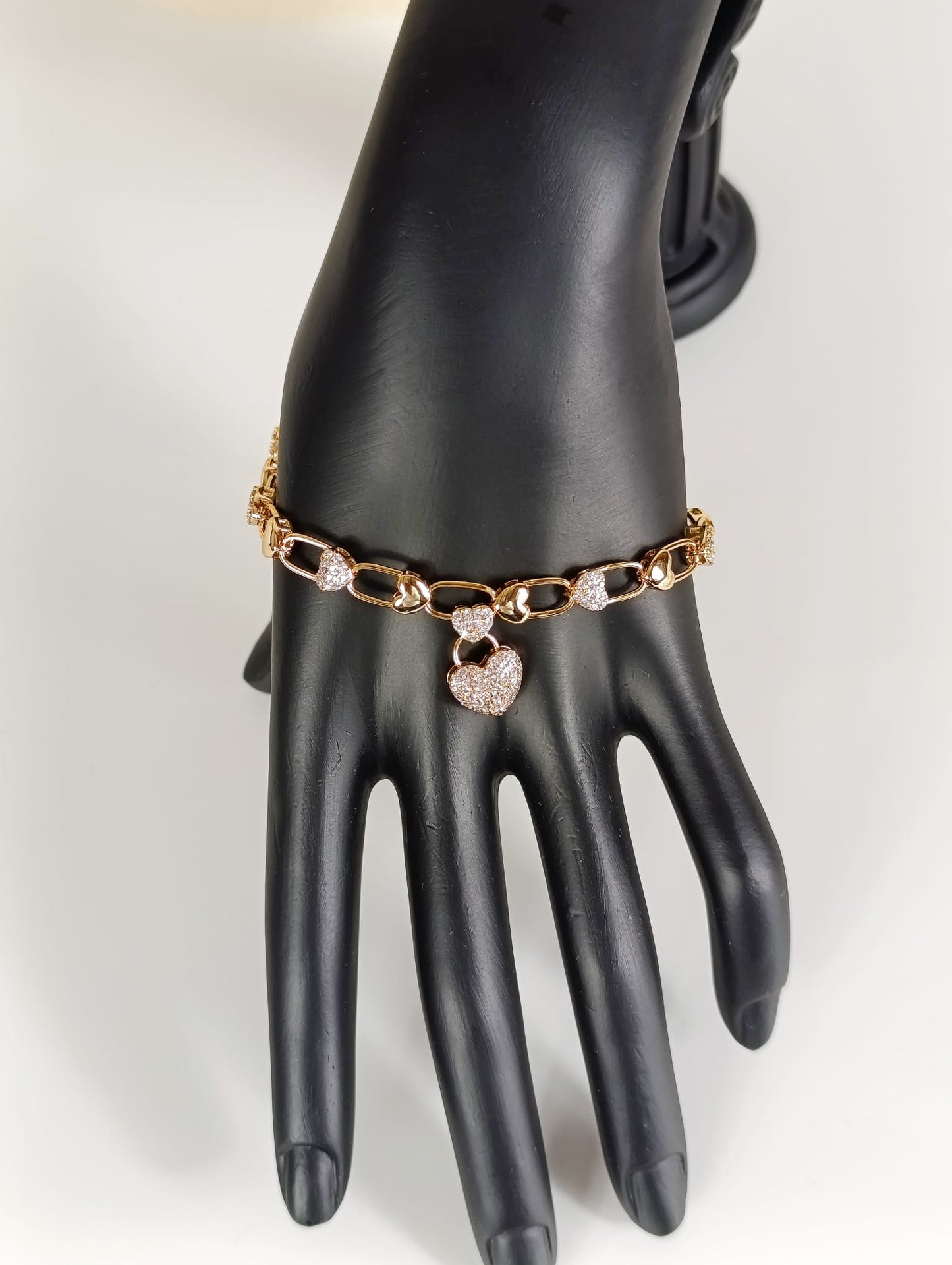 Love-locket bracelet, 18K goldplated, waterproof, Non-Tarnish, gifts for her, gifts, love chain links bracelet. hearts bracelet