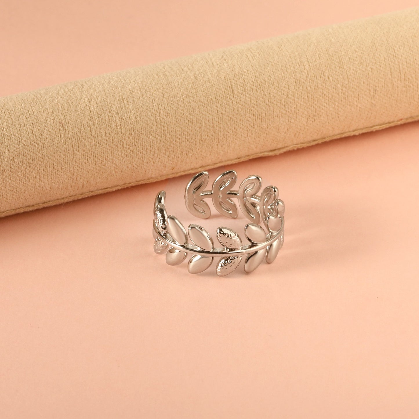 Ring with leave designs all over