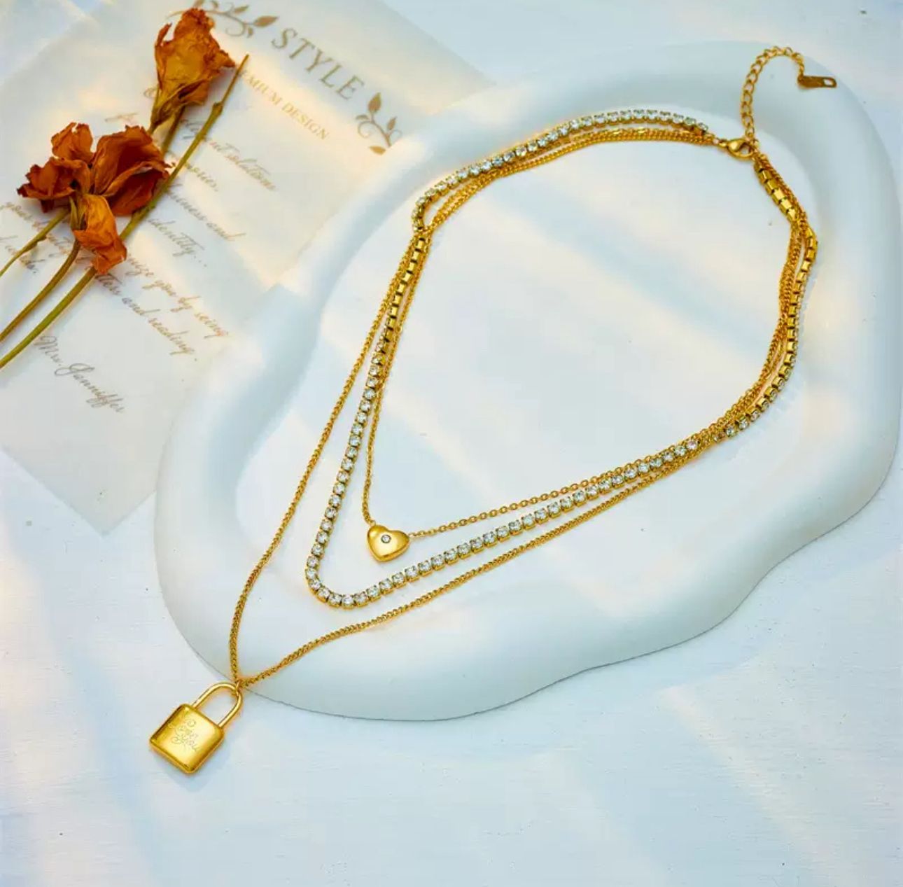 DILLY TRIPLE CHAIN NECKLACE