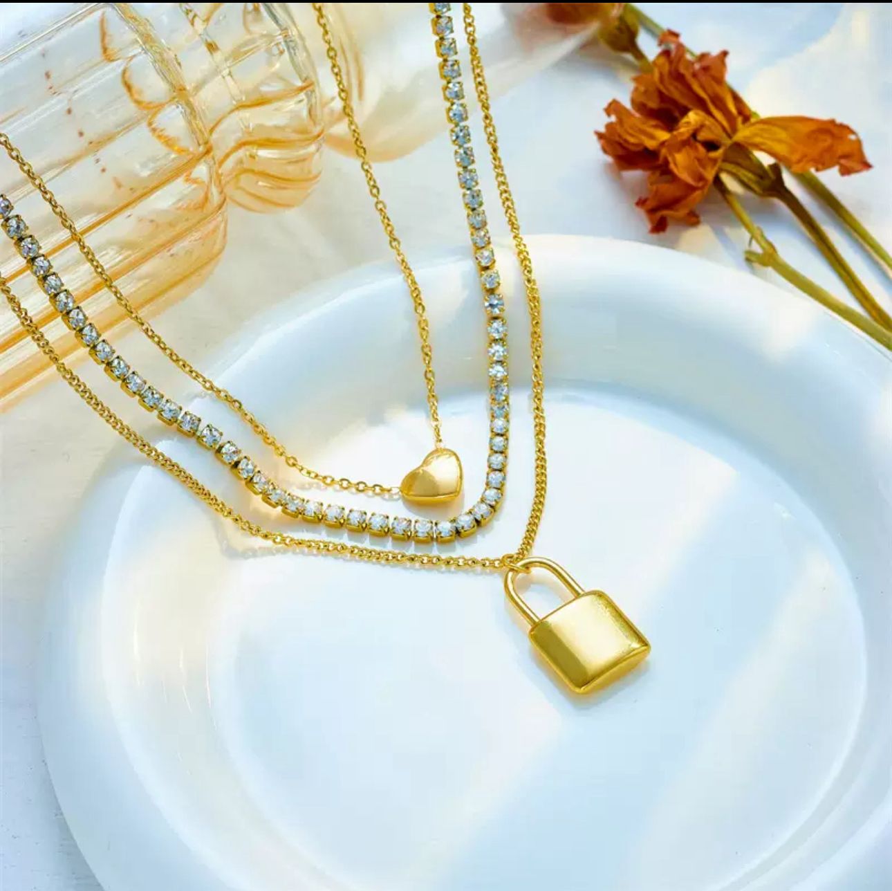 DILLY TRIPLE CHAIN NECKLACE