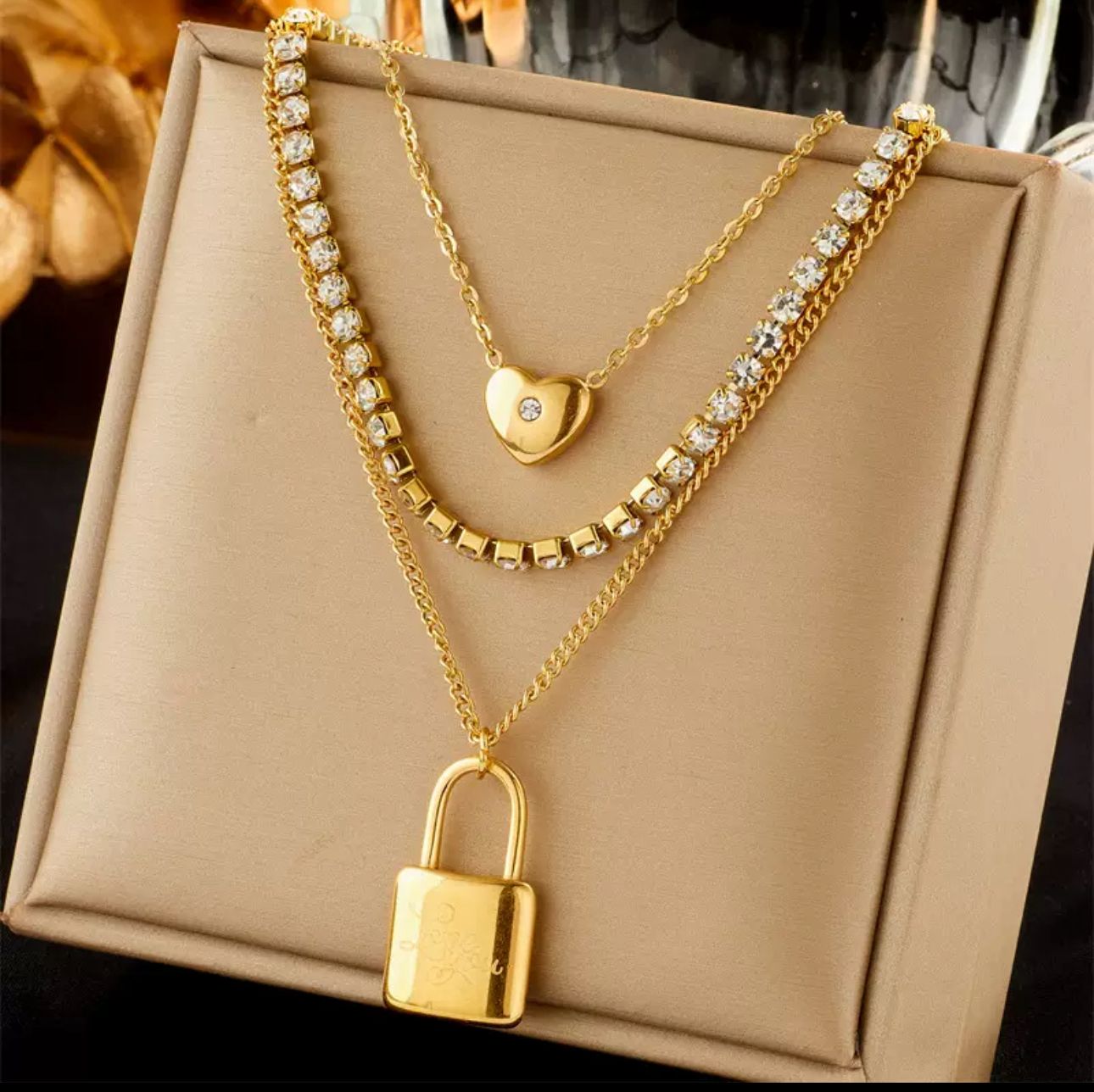 DILLY TRIPLE CHAIN NECKLACE