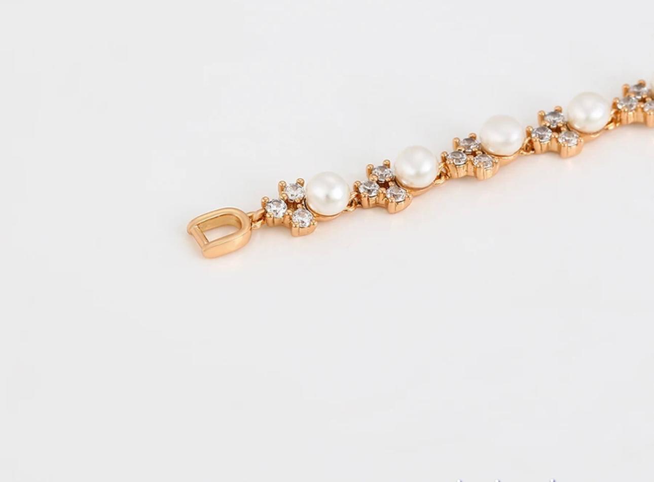 Pearl bracelet. Gold Bracelet. Jewelry for bride. Women jewelry. Zircon stones. Bridal. Wedding. Gift for women. Gift for her