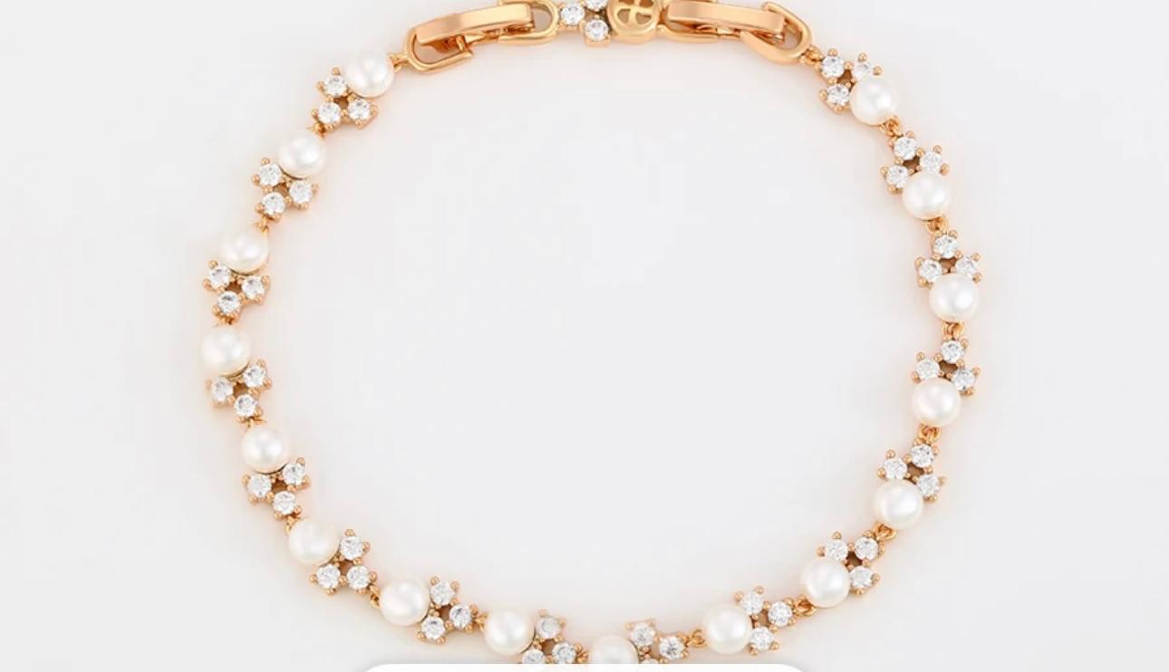 Pearl bracelet. Gold Bracelet. Jewelry for bride. Women jewelry. Zircon stones. Bridal. Wedding. Gift for women. Gift for her